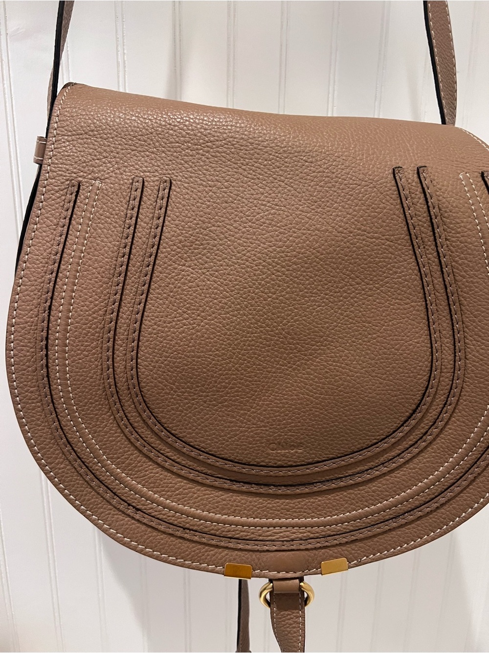 Chase + Chloe Pebbled Saddle Crossbody in Caramel Brown